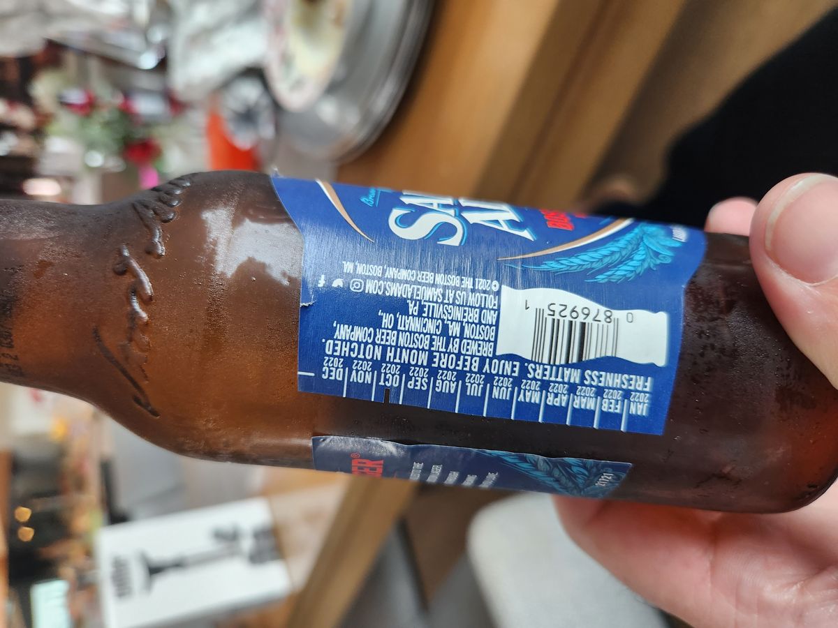 Photo 1159c975 - Captured with SM-S906E